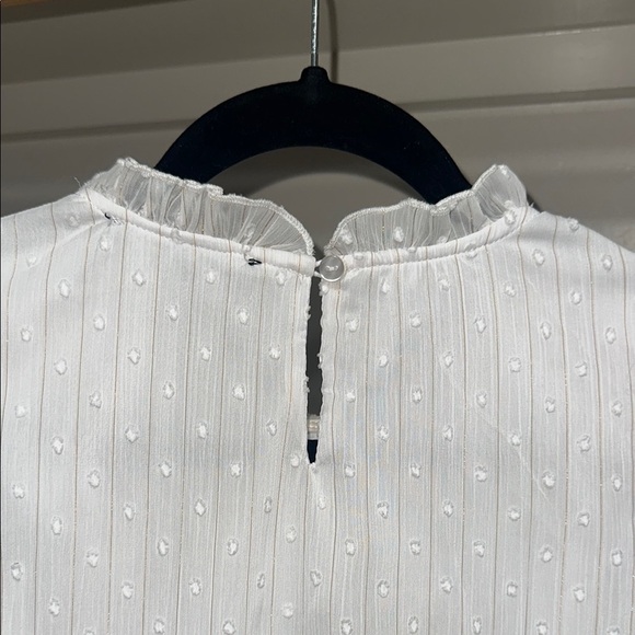 White Ruffled Sleeveless Blouse - Picture 5 of 6